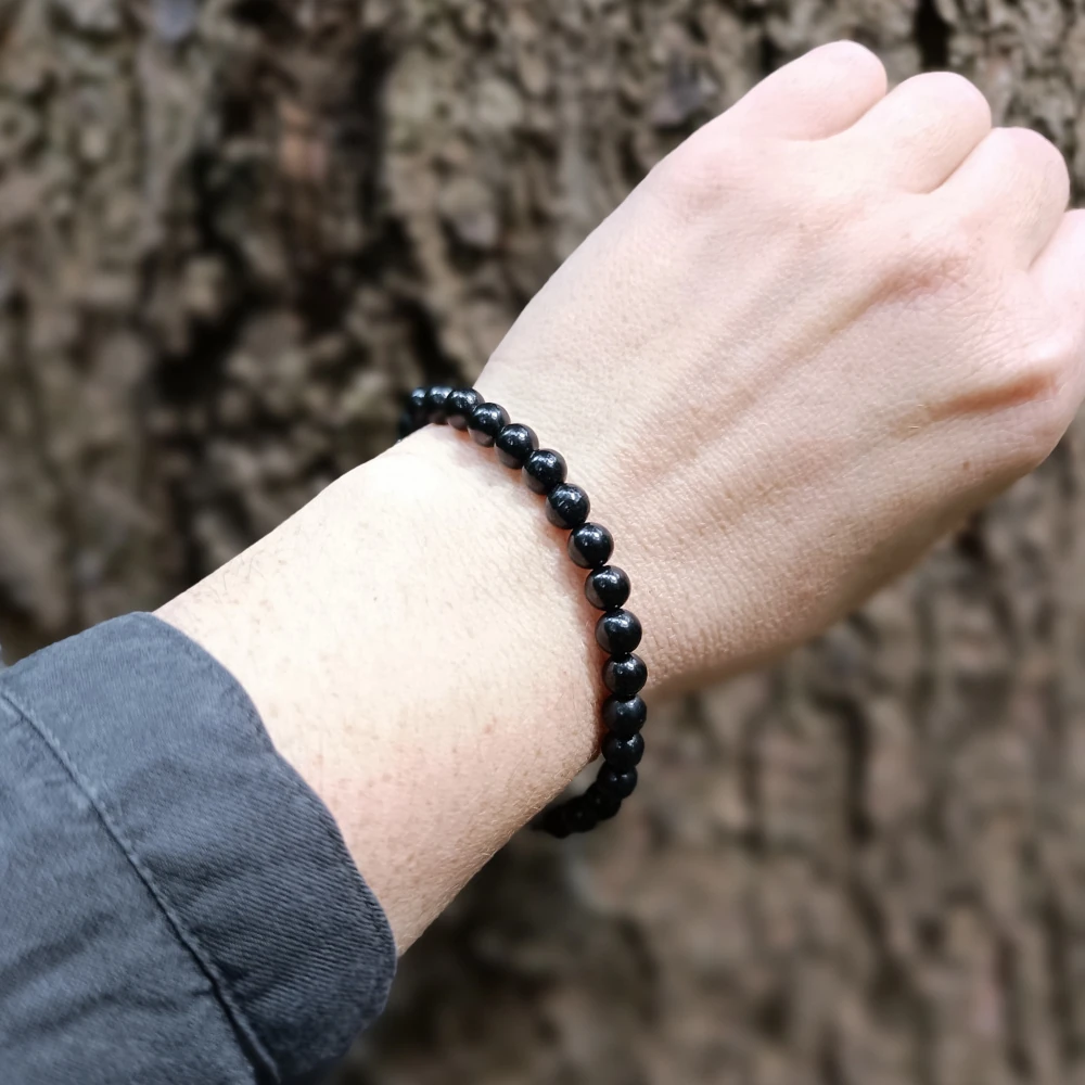 Schungit Armband aus kleinen Schungitperlen