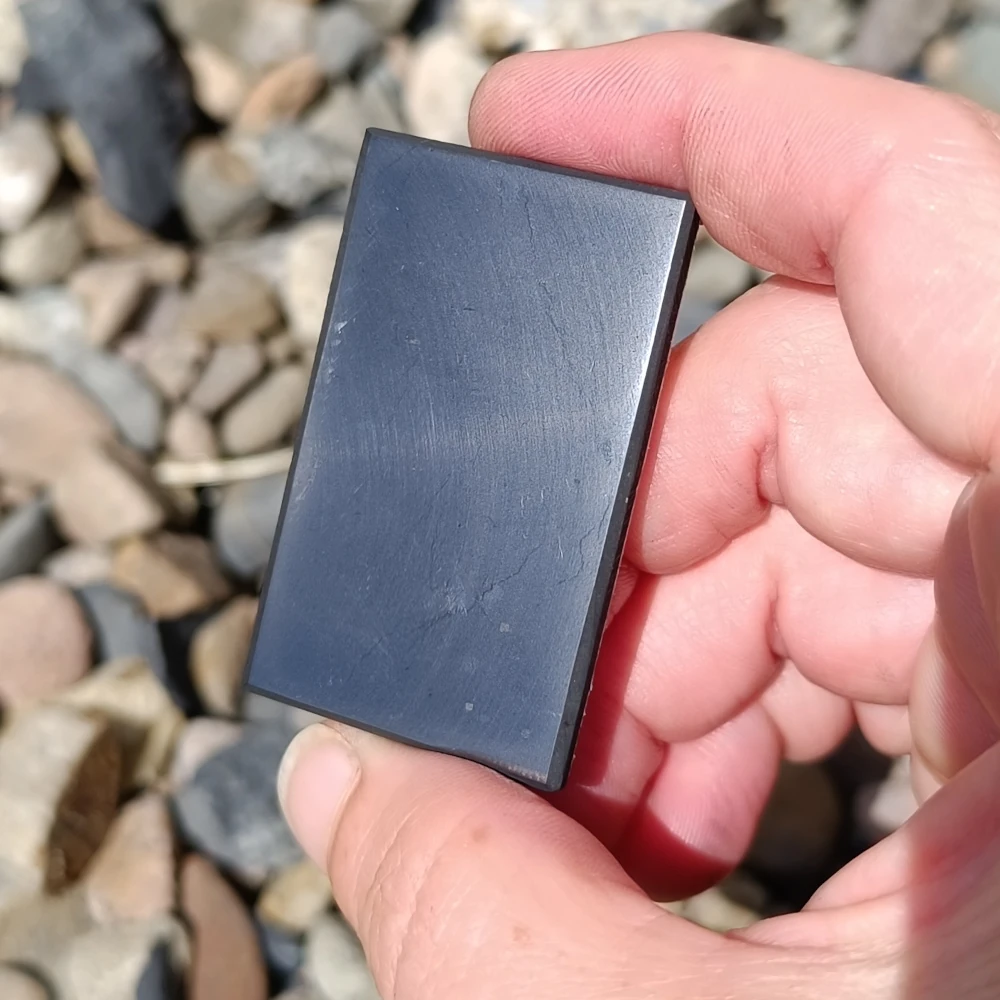 Schungit Tablet- & Laptopplatte poliert