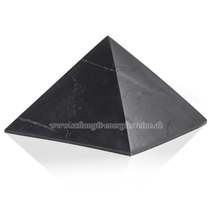 Schungit-Pyramide 3 x 3 cm poliert