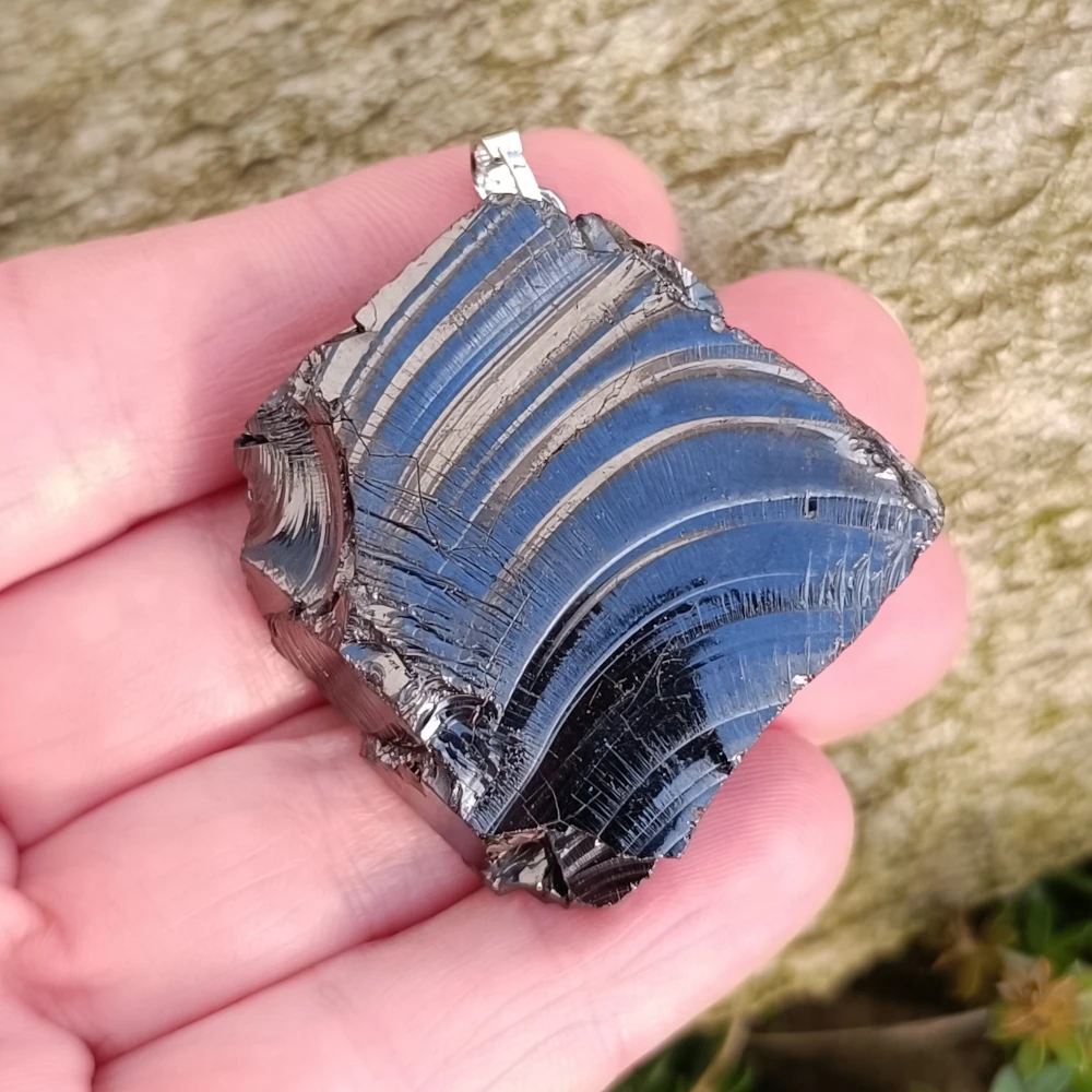 Naturbelassener Edel Schungit Halsanhänger