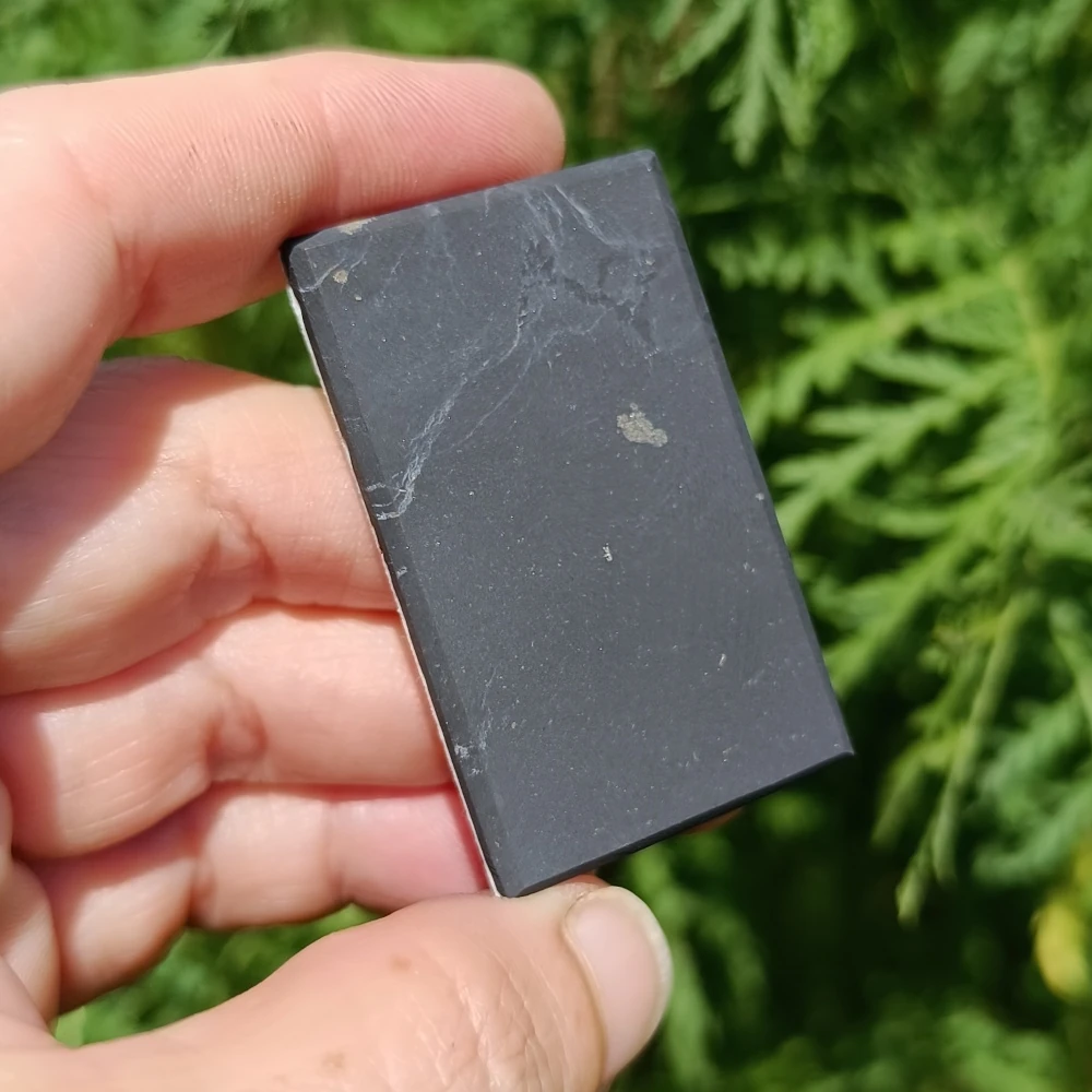 Schungit Tablet- & Laptopplatte poliert