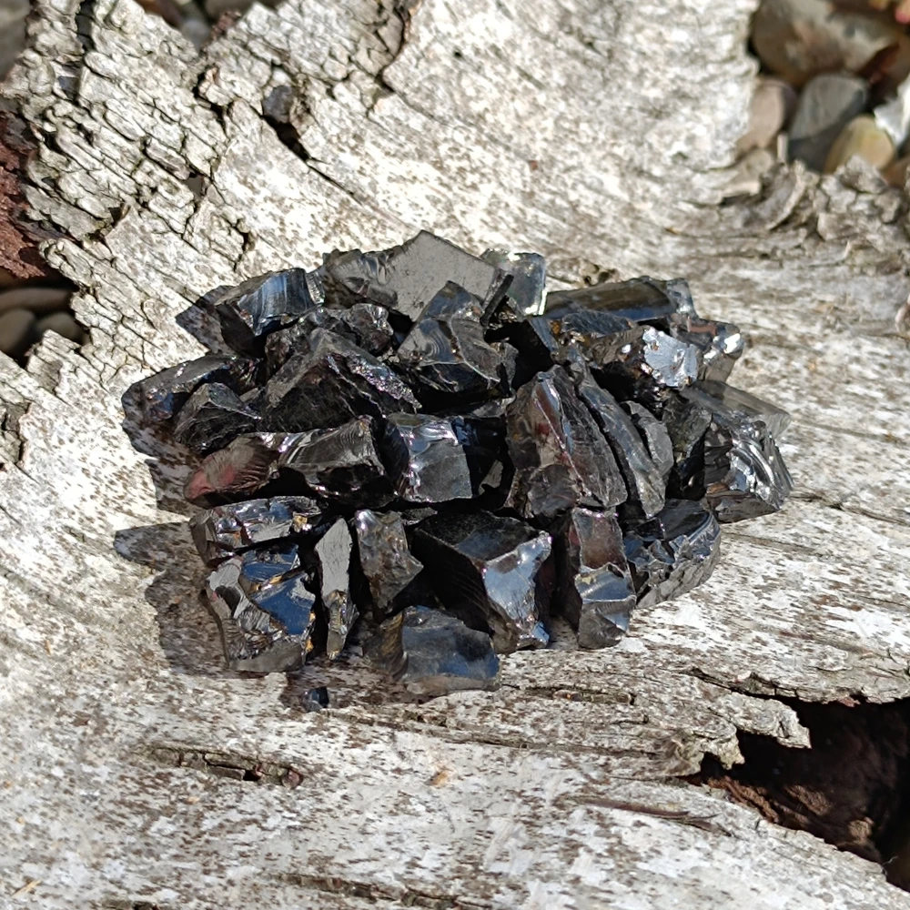 Wassersteine aus Schungit