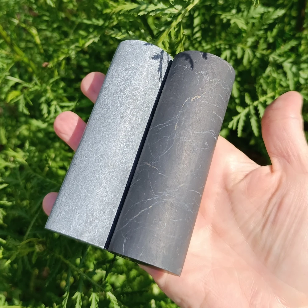 Zylinder aus Schungit und Talkchlorit unpoliert