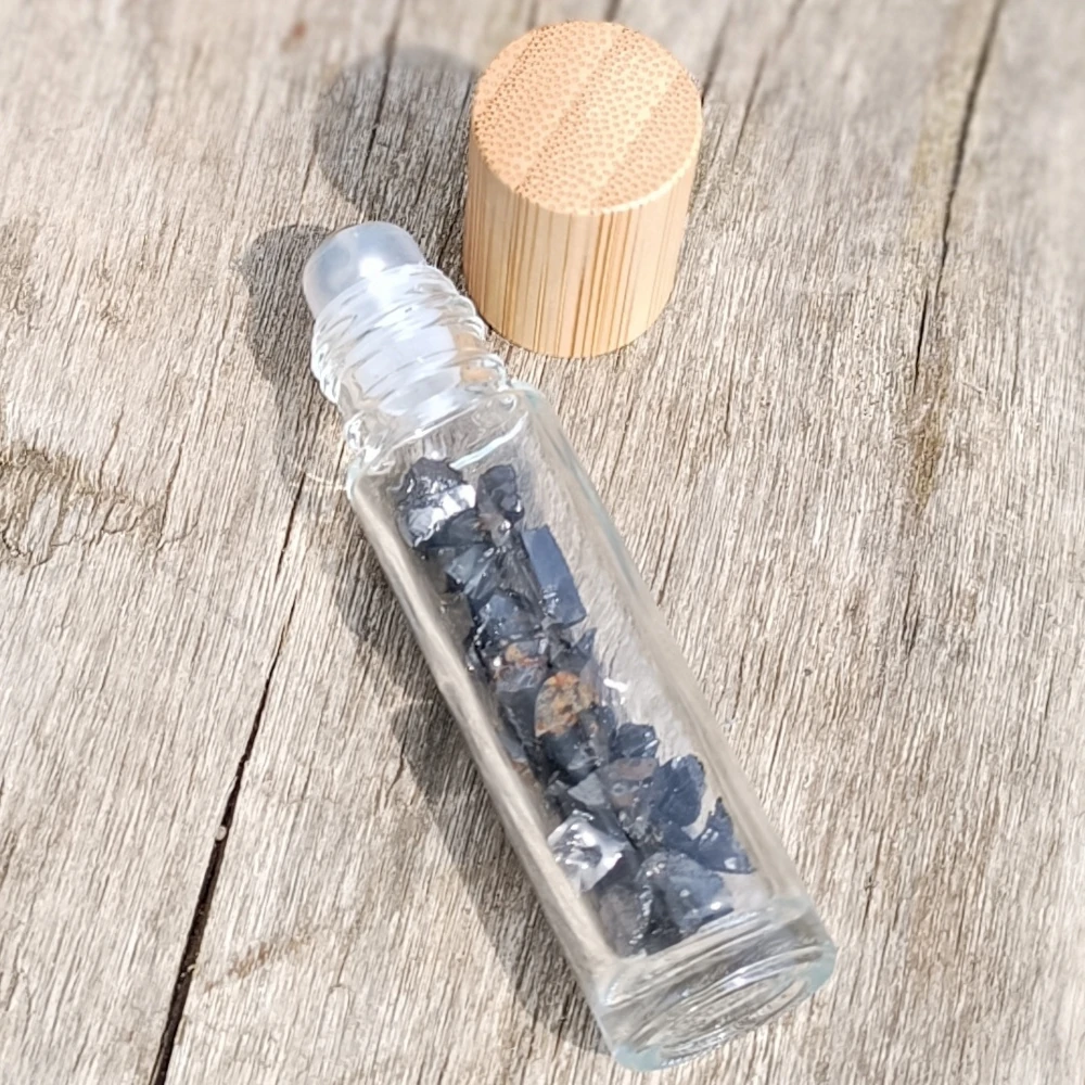 Edel-Schungit Roll-on-Flakon, Glasfläschchen mit Splitt