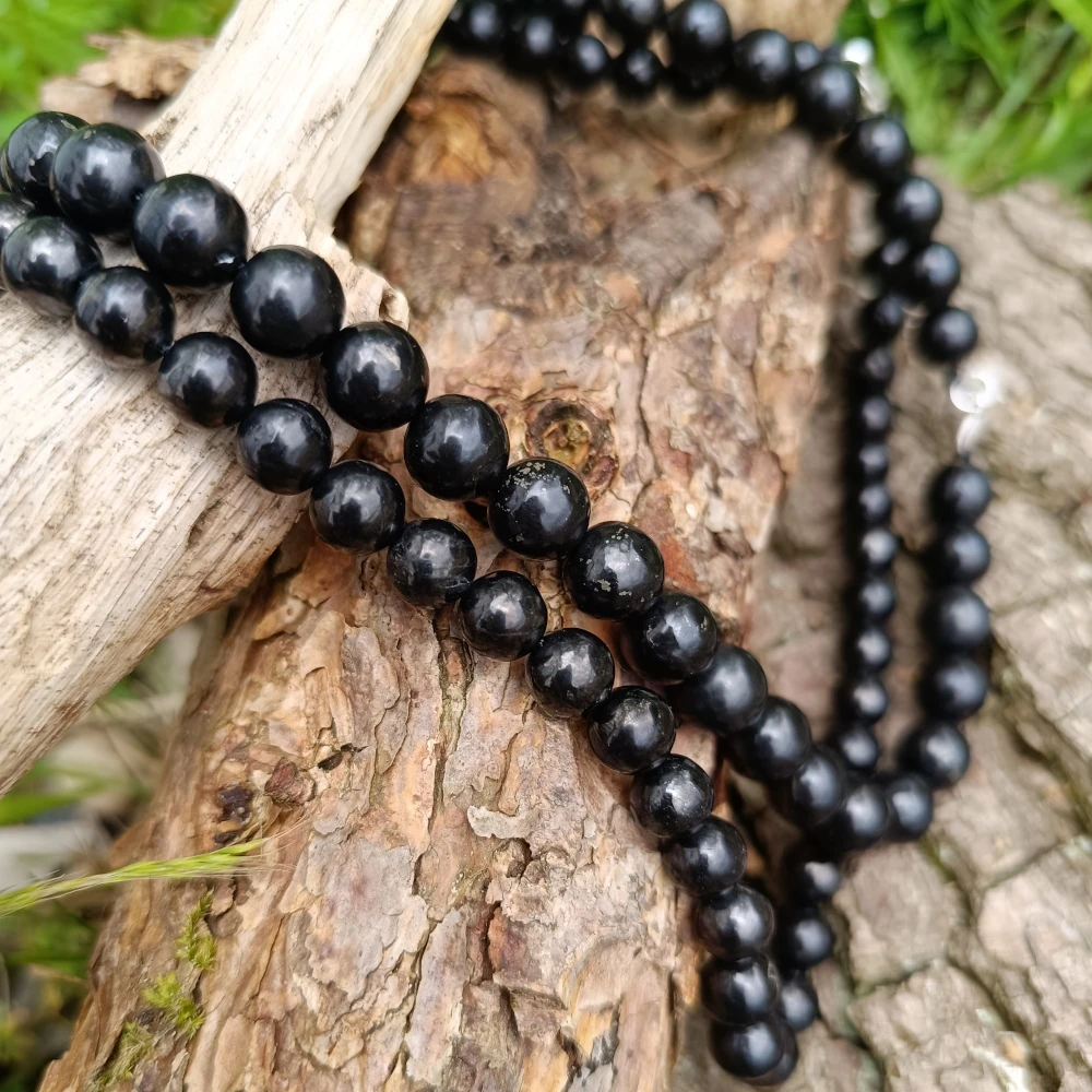 Kugelkette aus Schungitstein