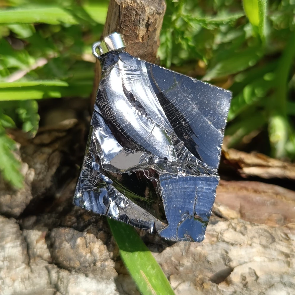 Exklusiever Edel-Schungit-Anhaenger.