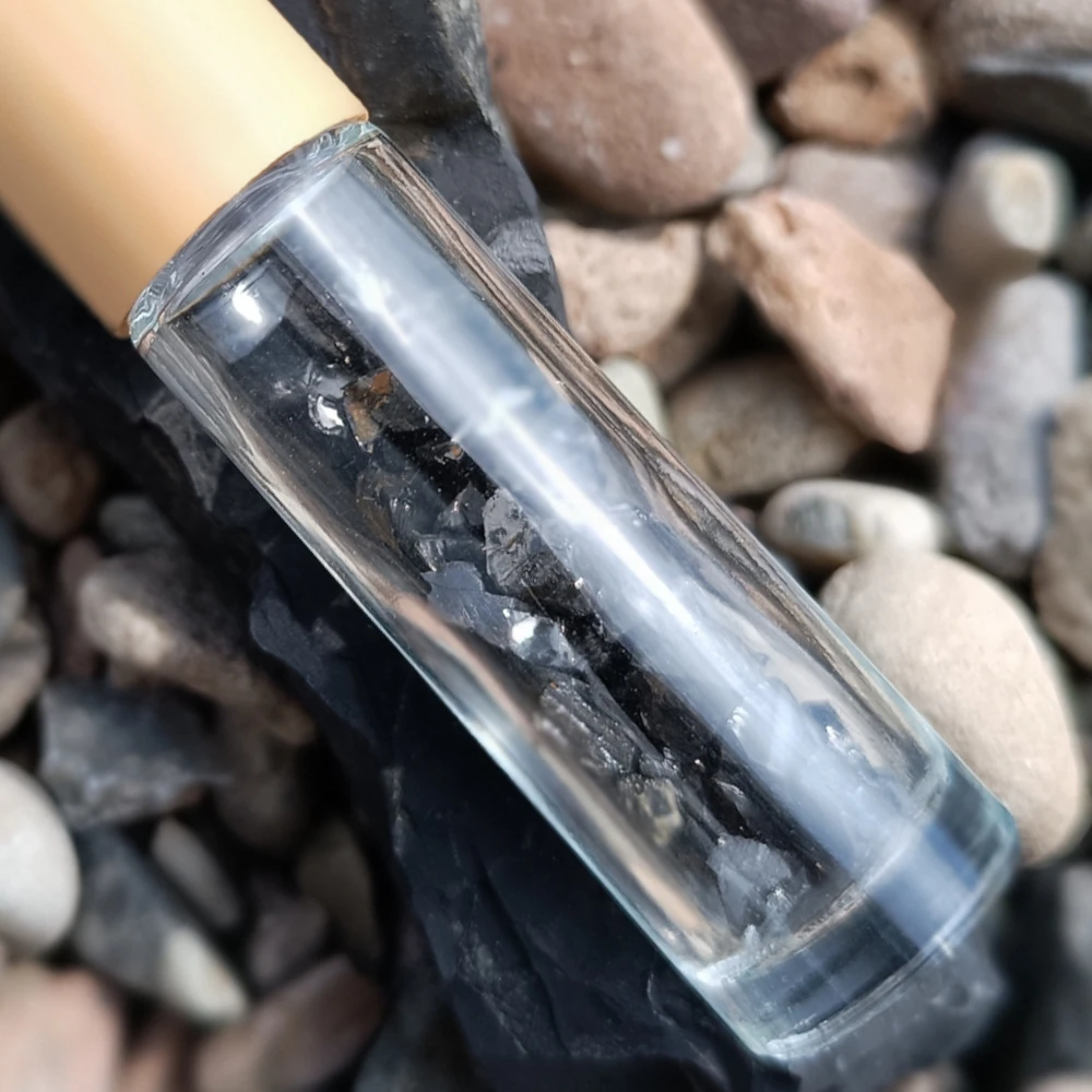 Elite-Schungit Roll-on Flakon mit silbrigem Splitt