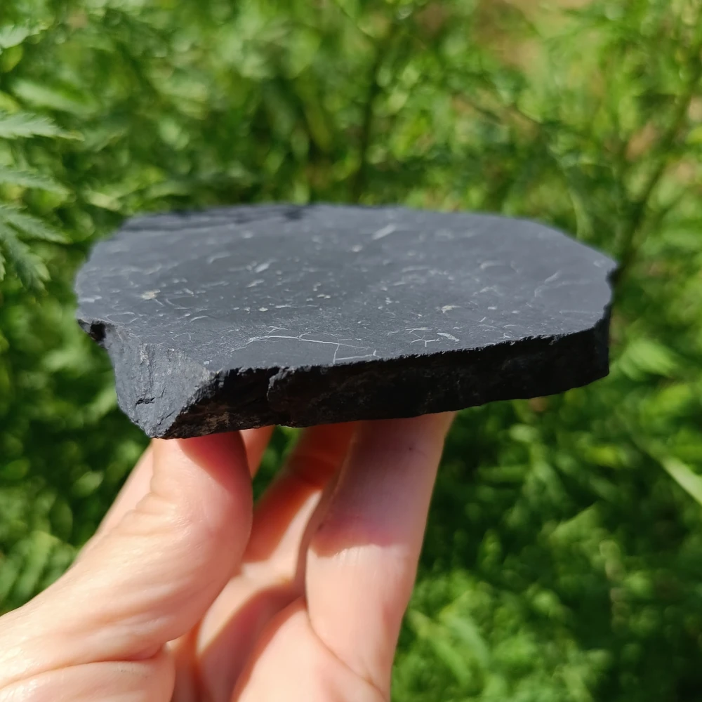 Schungit-Platten naturbelassen, raue matte Oberfläche