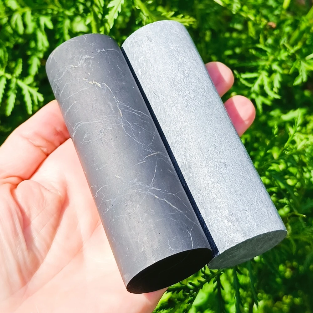 Zylinder aus Schungit und Talkchlorit unpoliert