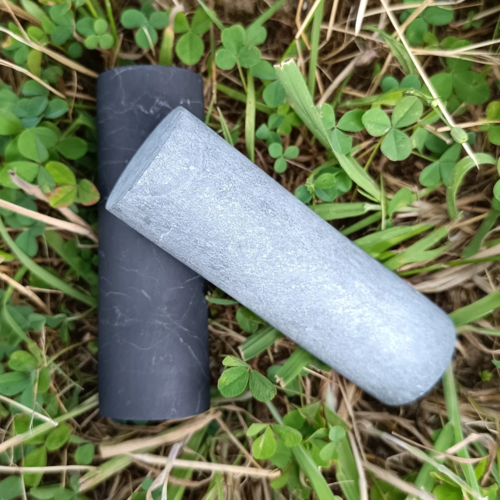 Zylinder aus Schungit und Talkchlorit unpoliert