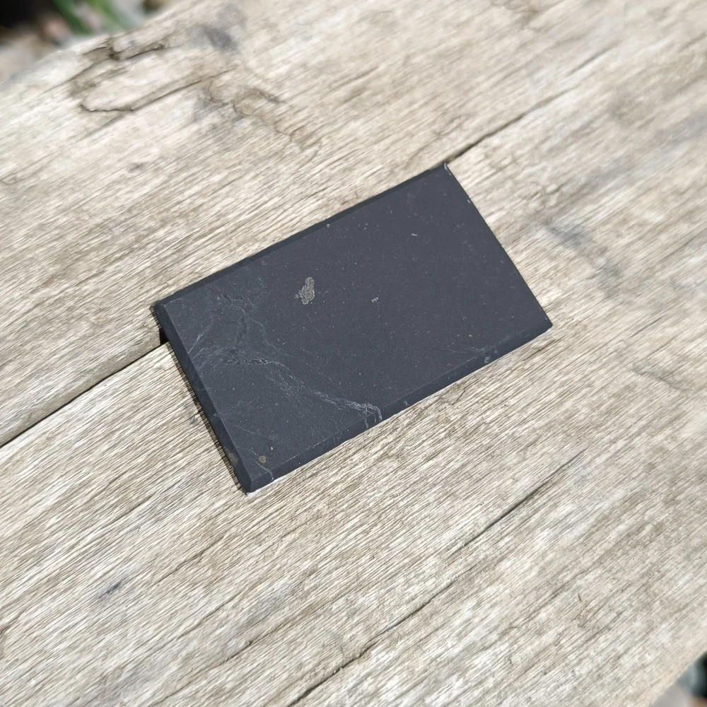 Schungit Tablet- & Laptopplatte poliert